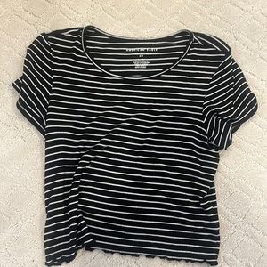 Soft and cribbed American eagle cropped shirt!!